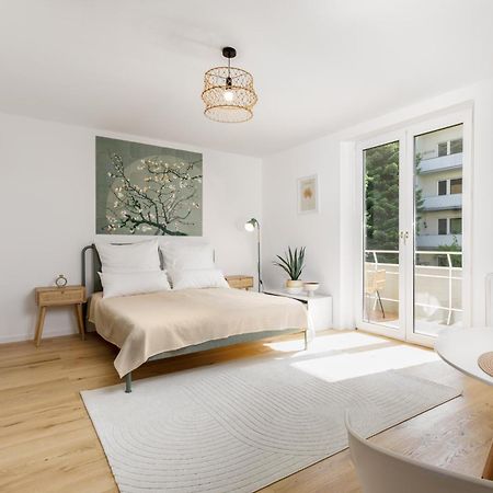 Design-Apartment In Linz Mit Netflix & Balkon Bagian luar foto