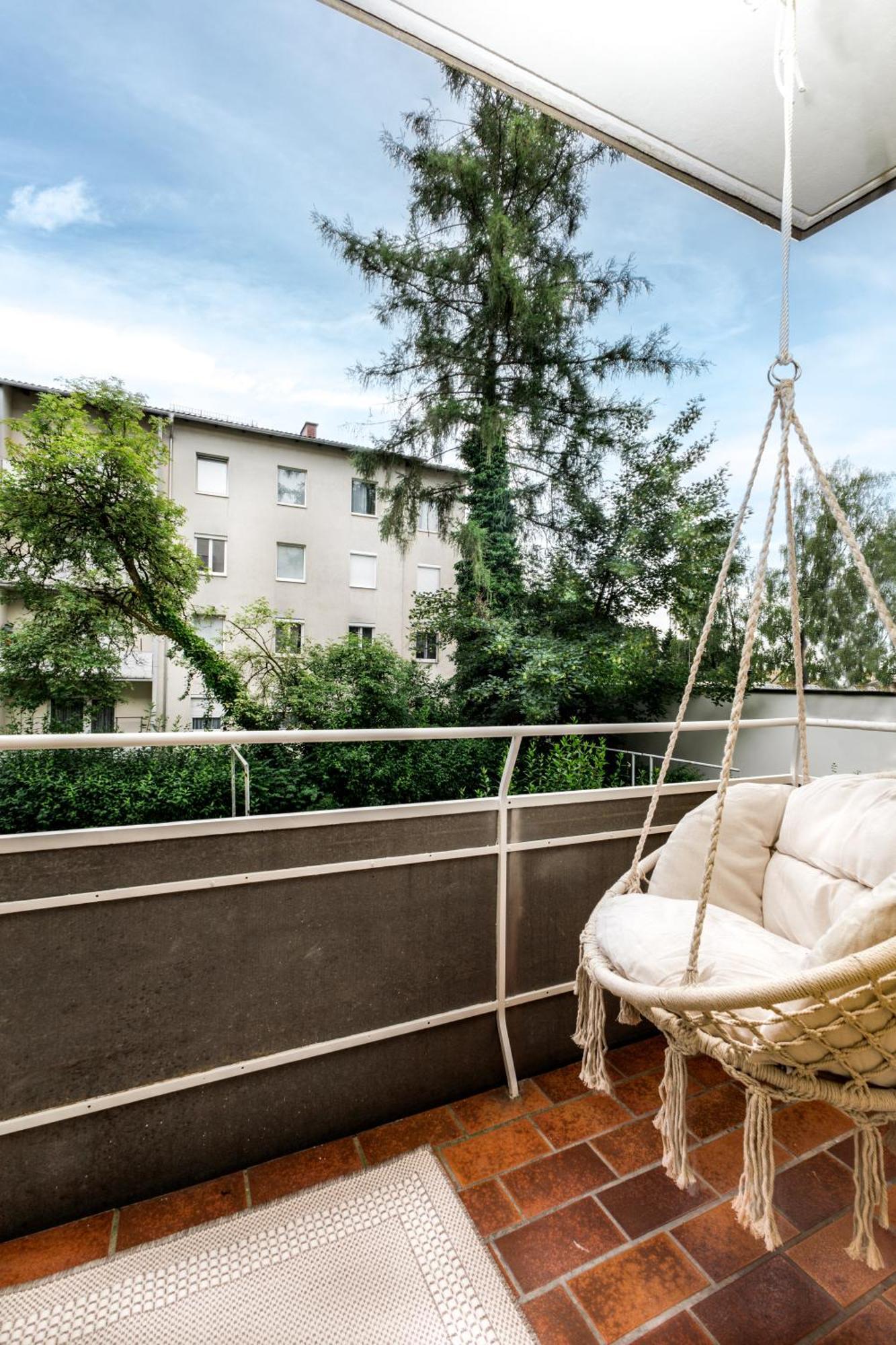 Design-Apartment In Linz Mit Netflix & Balkon Bagian luar foto